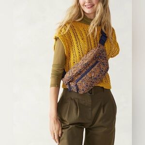 Vera Bradley Portnoy Belt Bag
in Featherweight